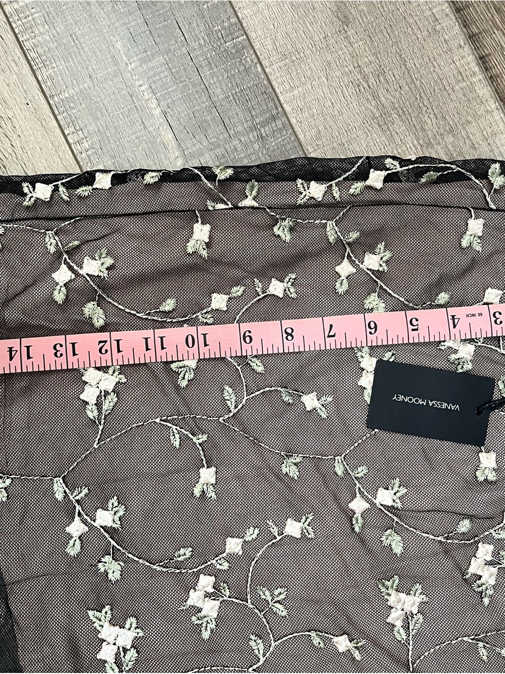 Vanessa Mooney Black Floral Embroidered Mesh Mini Skirt - Picture 4 of 6